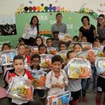 entrega-de-material-escolar-(9)-osvaldo-birke