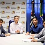 reuniao-mamoru-e-deputados-foto-osvaldo-birke