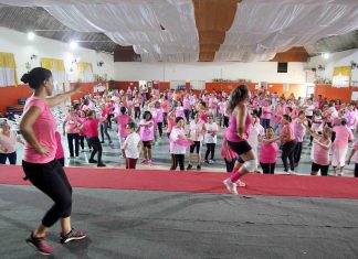 Idosas de Itaquá participam  de ação do “Outubro Rosa”
