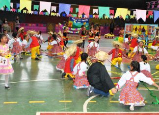 Alunos realizam os ensaios finais para o 3º Concurso Estudantil de Quadrilhas