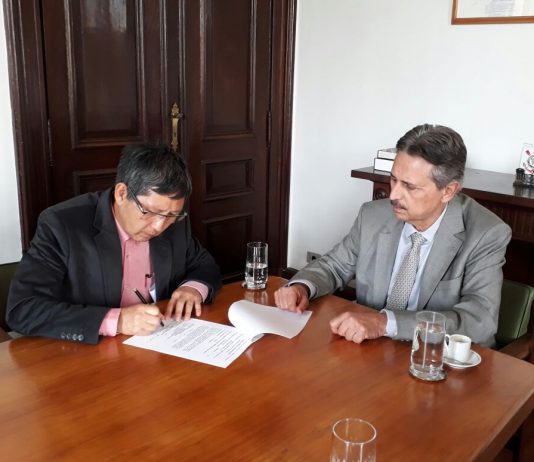 Prefeito consegue liberação de verba para concluir obra da Praça Padre João Alvares