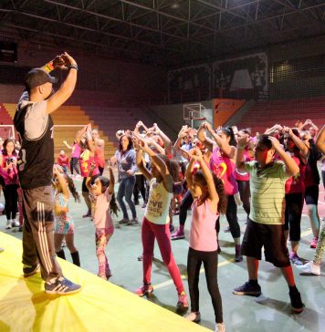 “Aulão” de ginástica reúne 650 mães em Itaquaquecetuba
