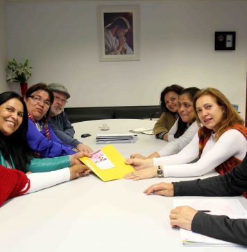 Prefeito se compromete a ampliar ações de políticas para mulheres em Itaquá
