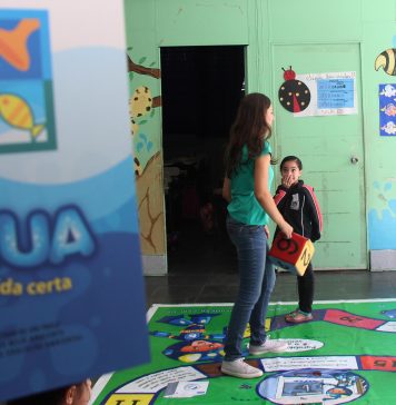 Em ação da Prefeitura, jogos, brincadeiras e teatro educam crianças no Dia da Água