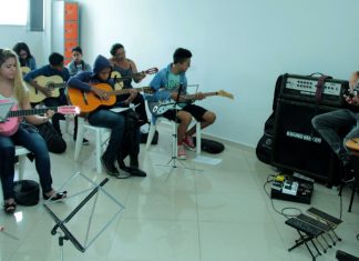 Curso de violão da Secretaria de Cultura atende alunos a partir dos 12 anos