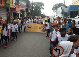 Caminhada pede paz no trânsito em ação promovida pela Prefeitura de Itaquá, nesta quarta-feira (23)