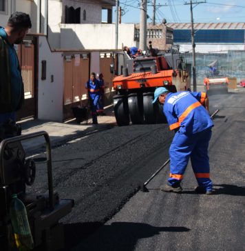 Rua Cambará recebe novo asfalto