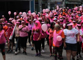 ‘Caminhada Rosa’ de Itaquá reúne mais de 300 pessoas
