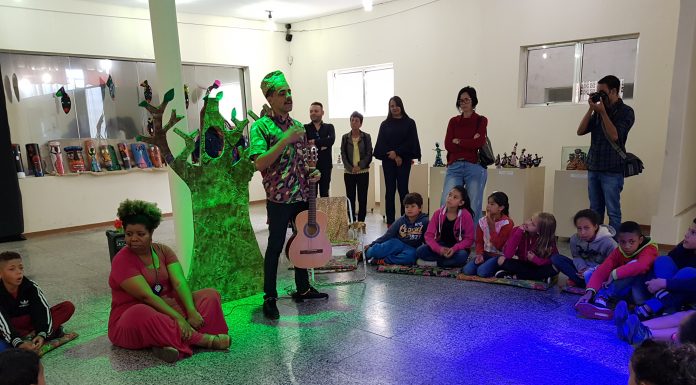 Exposição de artes marca a abertura da III Semana de Consciência Negra do Sistema Municipal de Ensino de Itaquaquecetuba