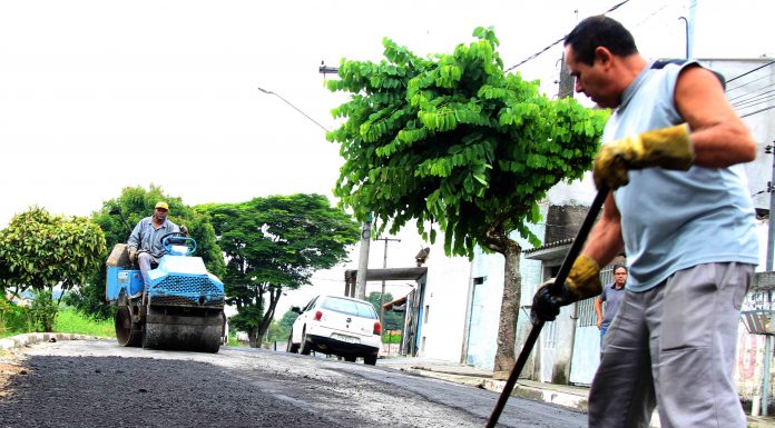 Seis bairros recebem serviços de tapa buraco em Itaquaquecetuba