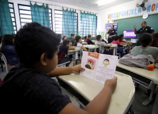 Programa Sementinha de prevenção e resistência às drogas é realizado nas escolas municipais