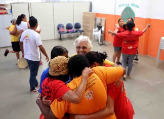 Capoterapia movimenta a melhor idade nas unidades dos Cras