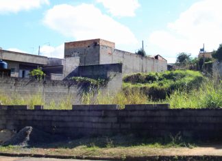 Prefeitura de Itaquá autua 16 terrenos por sujeira