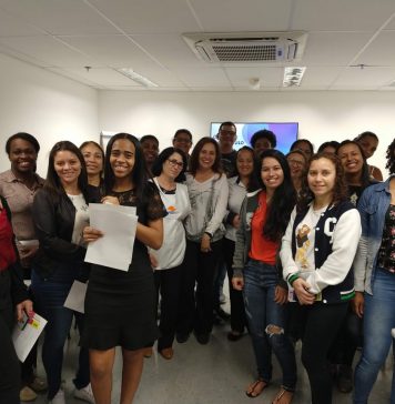 Secretaria de Políticas para Mulheres oferece workshop sobre Currículo