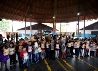 Escolas de Itaquá recebem apostilas do Projeto Jovens Empreendedores – Primeiros Passos do SEBRAE