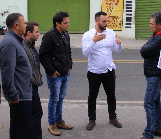 Equipes vistoriam local para implantação de novo viaduto em Itaquaquecetuba