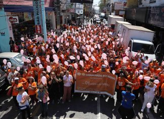 Caminhada Rosa da Melhor Idade reúne cerca de 300 pessoas no Centro de Itaquá