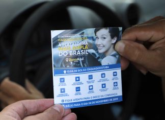 Zona Azul tem início em Itaquá com orientação aos motoristas