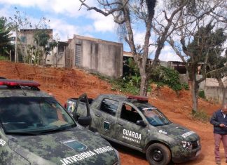 GCM apreende trator em loteamento clandestino