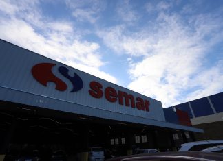Supermercado inaugura e emprega a primeira mulher no programa Empresa que valoriza a Mulher