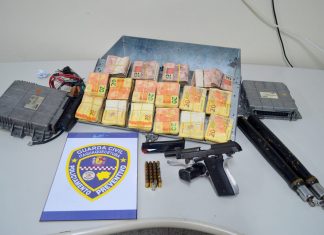 GCM aprende arma e dinheiro no Jardim Odete