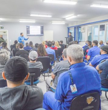 Secretarias ministram palestra sobre educação ambiental