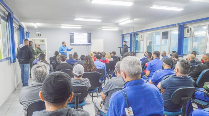Secretarias ministram palestra sobre educação ambiental