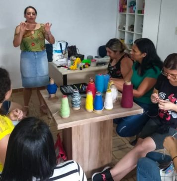 Mês da mulher é encerrado com mais uma oficina de amigurumi