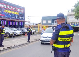 GCM recebe coletes refletivos