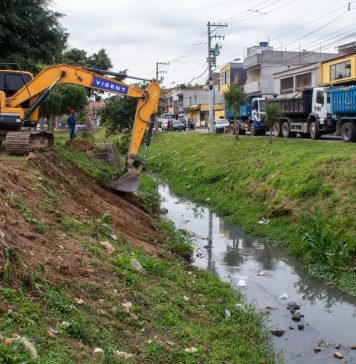 Ordem de serviço para obras no Córrego Piratininga é assinada