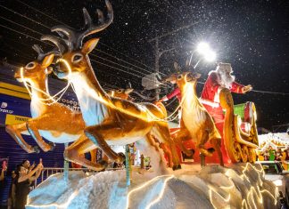 3ª Parada de Natal reúne 4 mil pessoas