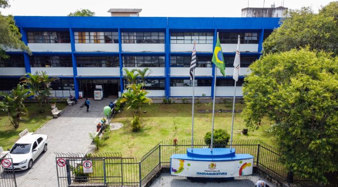 Confira o que abre e o que fecha no Natal e Ano Novo