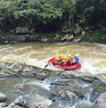 Defesa Civil participa de treinamento com balsa para salvamento