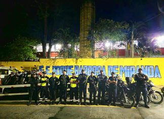 Operação Fim da Linha apreende motos por irregularidades e manobras perigosas em frente à escola