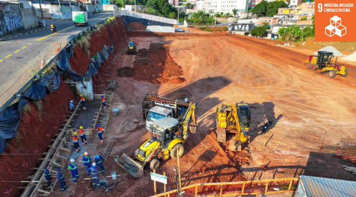 Campo padrão FIFA começa a ser construído no Jardim Odete