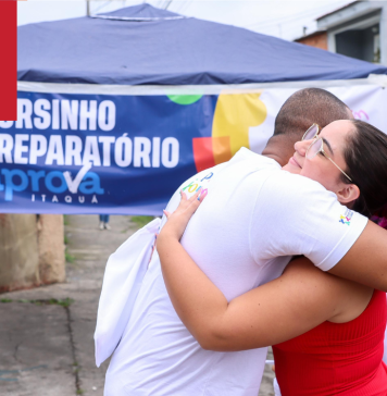 Estudantes do Aprova Itaquá recebem kit ‘porta do Enem’ e sessão de relaxamento