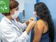 Vacinação contra a dengue é ampliada para pessoas de 59 anos em Itaquá